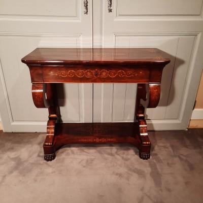 Petits meubles et tables à jeu