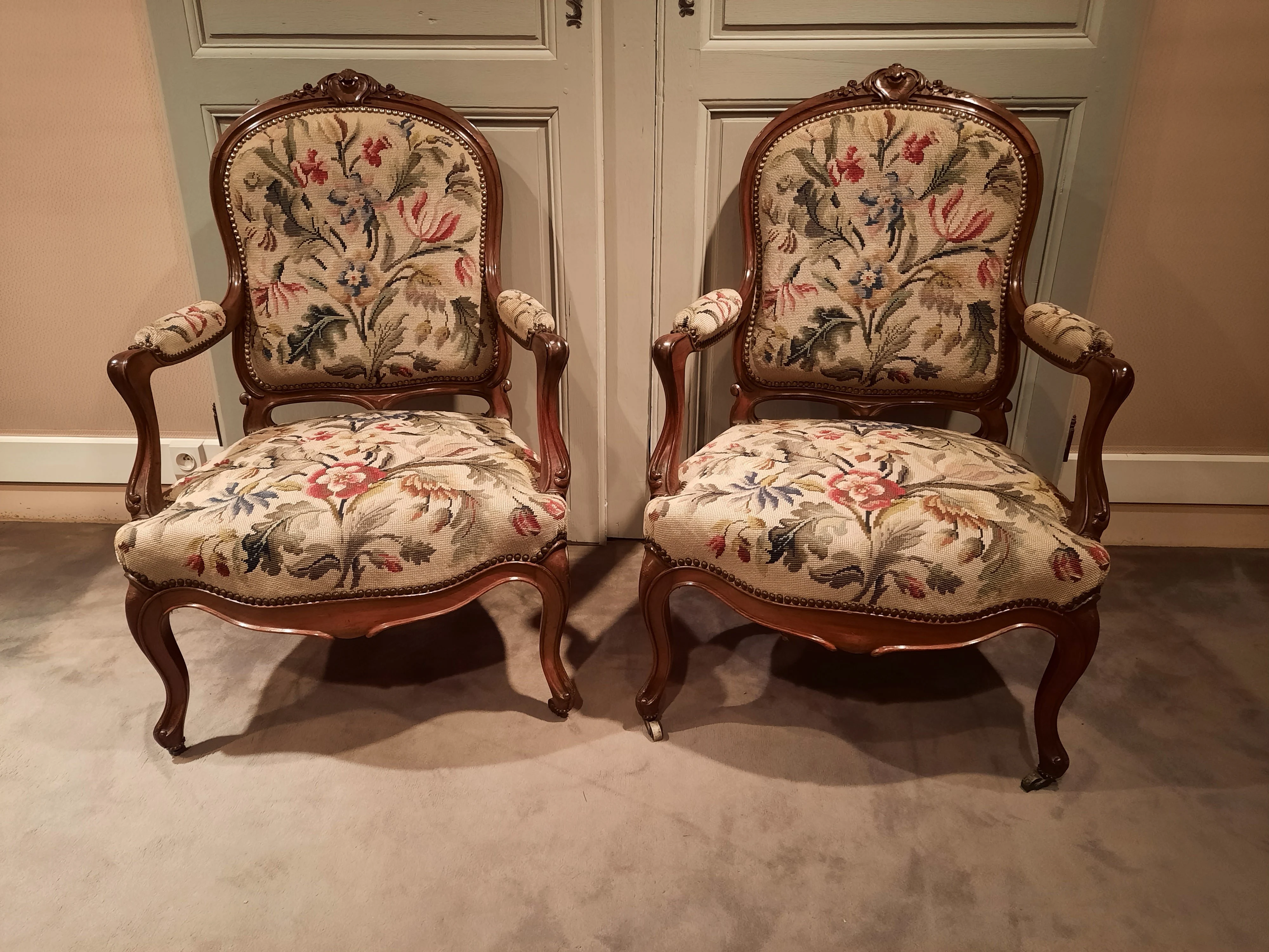 Paire de fauteuils en palissandre d’époque Napoléon III.