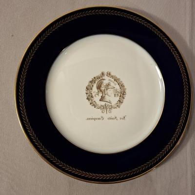 Assiette bleu de Cobalt de la Manufacture Nationale de Sèvres, d’époque XXème siècle.
